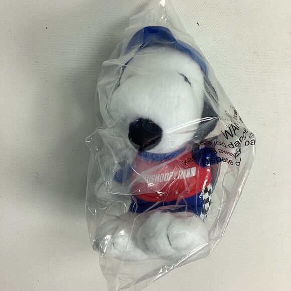 Metlife Snoopy Peanuts Race Car Driver Stuffed Plush New 5" - Picture 1 of 12